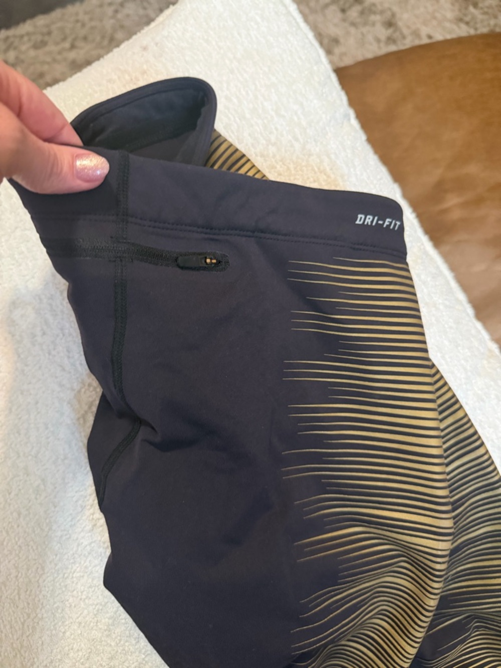 Nike Black Leggings with Gold Fade Side Stripes - Picture 3 of 3